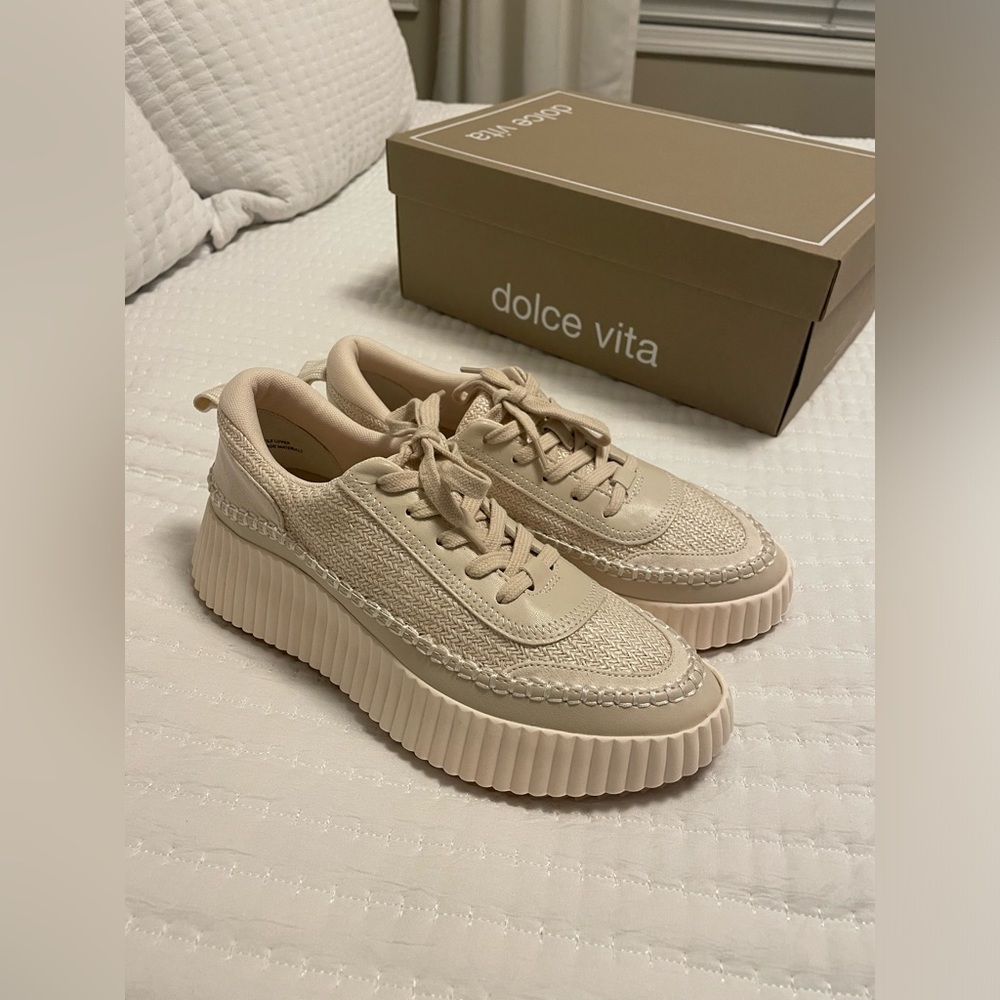 Dolce Vita Sneakers